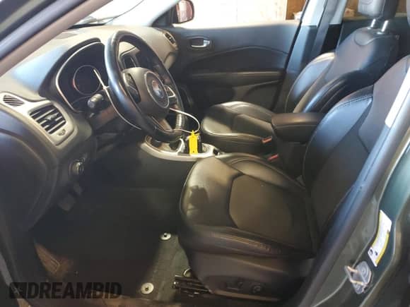 2021 Jeep Compass Latitude z VIN 3C4NJDBB4MT530098, wystawiony jako Copart lot #87050205 z przebiegiem 81 828 mil mil oraz Szkoda całkowita • Salvage title. Historia ofert i sprzedaży dostępna na DreamBid. Obrazek 7.