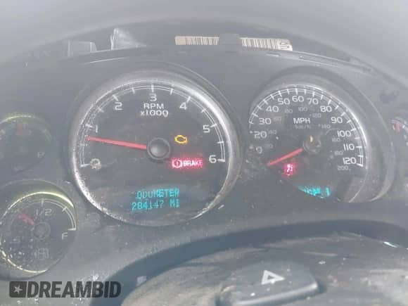 2007 Chevrolet Silverado 2500HD Work Truck z VIN 1GCHK29K07E512335, wystawiony jako IAAI lot #42687129 z przebiegiem 284 147 mil mil oraz . Historia ofert i sprzedaży dostępna na DreamBid. Obrazek 7.