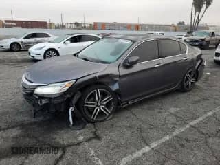 2016 Honda Accord Touring with VIN 1HGCR3F9XGA026945, listed as a Copart auction lot 81738185 with 39,468 mi miles and Salvage title. Bid and sale history available at DreamBid. Image 1.