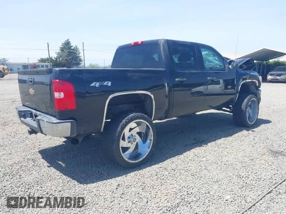 2011 Chevrolet Silverado 1500 LS z VIN 3GCPKREA6BG291312, wystawiony jako IAAI lot #42471331 z przebiegiem 171 323 mil mil oraz . Historia ofert i sprzedaży dostępna na DreamBid. Obrazek 4.