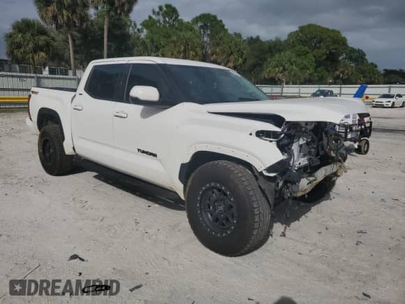 2022 Toyota Tundra SR5 с VIN 5TFLA5DB2NX001314, выставлен на аукционе Copart как лот 85323525 с пробегом 69 630 миль миль и Списание • Salvage title. История ставок и продаж доступна на DreamBid. Изображение 4.