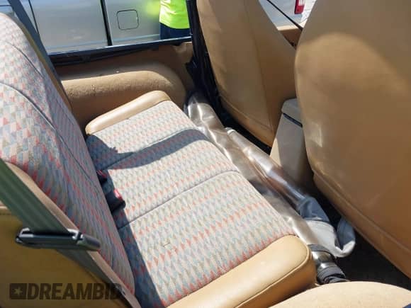 1997 Jeep Wrangler SE z VIN 1J4FY29P5VP426970, wystawiony jako IAAI lot #42595391 z przebiegiem 93 270 mil mil oraz . Historia ofert i sprzedaży dostępna na DreamBid. Obrazek 8.