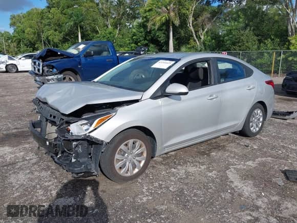 2018 Hyundai Accent SE z VIN 3KPC24A38JE021498, wystawiony jako IAAI lot #43391625 z przebiegiem 96 326 mil mil oraz . Historia ofert i sprzedaży dostępna na DreamBid. Obrazek 2.