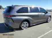 2022 Toyota Sienna Platinum с VIN 5TDERKEC8NS123611, выставлен на аукционе Copart как лот 86436405 с пробегом 26 341 миль миль и Списание • Salvage title. История ставок и продаж доступна на DreamBid. Изображение 3.