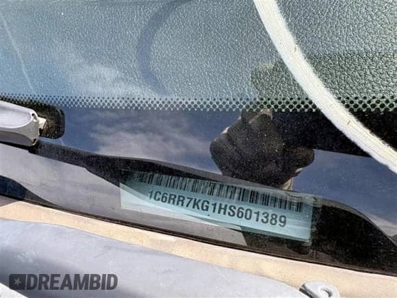 2017 Ram 1500 Tradesman z VIN 1C6RR7KG1HS601389, wystawiony jako Copart lot #52207825 z przebiegiem 144 700 mil mil oraz Czysty tytuł • Clean title. Historia ofert i sprzedaży dostępna na DreamBid. Obrazek 12.