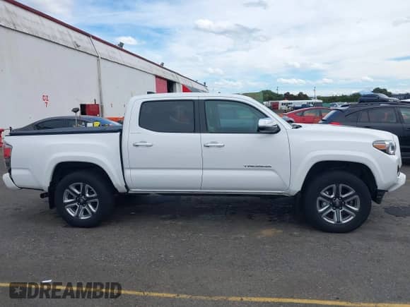 2018 Toyota Tacoma Limited с VIN 3TMGZ5AN8JM160542, выставлен на аукционе IAAI как лот 43342637 с пробегом 53 967 миль миль и . История ставок и продаж доступна на DreamBid. Изображение 13.