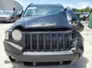 2007 Jeep Compass Sport with VIN 1J8FT47W57D212083, listed as a Copart auction lot 68382615 with 183,972 mi miles and Non repairable. Bid and sale history available at DreamBid. Image 5.