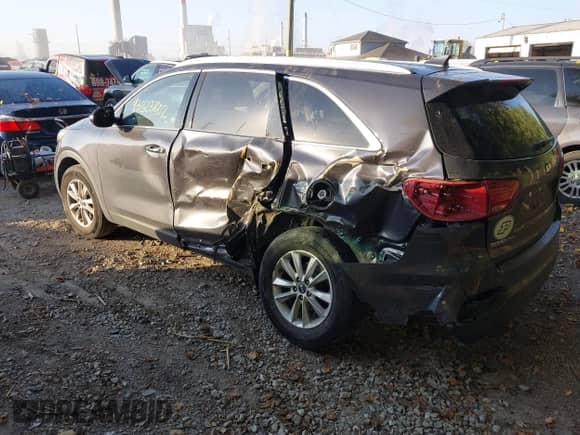 2019 Kia Sorento L с VIN 5XYPG4A36KG453658, выставлен на аукционе IAAI как лот 43323802 с пробегом 77 423 миль миль и . История ставок и продаж доступна на DreamBid. Изображение 3.