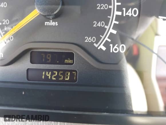 1998 Mercedes-Benz C 230/260/280/320 с VIN WDBHA29G8WA603694, выставлен на аукционе IAAI как лот 41590155 с пробегом 142 587 миль миль и . История ставок и продаж доступна на DreamBid. Изображение 7.