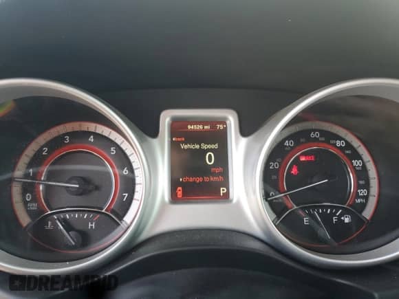 2017 Dodge Journey SXT with VIN 3C4PDDBG2HT575476, listed as a Copart auction lot 68431035 with 94,526 mi miles and Salvage title. Bid and sale history available at DreamBid. Image 9.
