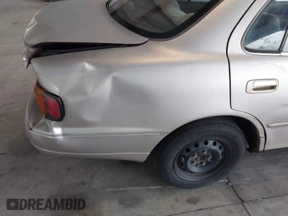 1994 Toyota Camry с VIN JT2SK11E4R0232447, выставлен на аукционе IAAI как лот 43347518 с пробегом 562 706 миль миль и . История ставок и продаж доступна на DreamBid. Изображение 12.