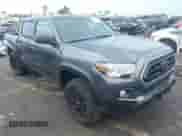 2023 Toyota Tacoma SR5 z VIN 3TMAZ5CN6PM208616, wystawiony jako IAAI lot #43239210 z przebiegiem 28 498 mil mil oraz . Historia ofert i sprzedaży dostępna na DreamBid. Obrazek 1.
