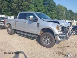 2018 Ford F-250 XL с VIN 1FT7W2B69JEB46833, выставлен на аукционе IAAI как лот 42578051 с пробегом 213 641 миль миль и . История ставок и продаж доступна на DreamBid. Изображение 1.
