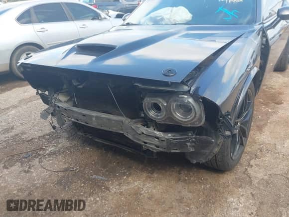2019 Dodge Challenger R/T z VIN 2C3CDZBT4KH573676, wystawiony jako IAAI lot #43104016 z przebiegiem 93 234 mil mil oraz . Historia ofert i sprzedaży dostępna na DreamBid. Obrazek 6.