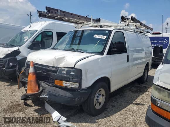 2018 Chevrolet Express Cargo с VIN 1GCWGAFP4J1339954, выставлен на аукционе Copart как лот 66054025 с пробегом 93 524 миль миль и Списание • Salvage title. История ставок и продаж доступна на DreamBid. Изображение 1.