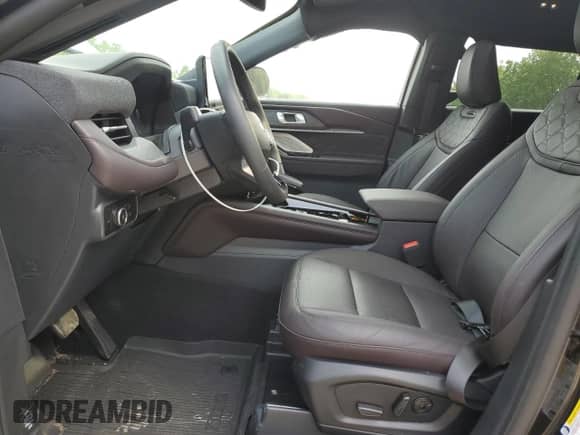 2025 Ford Explorer Platinum with VIN 1FMUK8HH7SGB23840, listed as a Copart auction lot 59996365 with 2,505 mi miles and Salvage title. Bid and sale history available at DreamBid. Image 7.