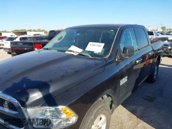 2018 Ram 1500 Big Horn z VIN 1C6RR6LG8JS149133, wystawiony jako IAAI lot #43487206 z przebiegiem 131 024 mil mil oraz . Historia ofert i sprzedaży dostępna na DreamBid. Obrazek 6.