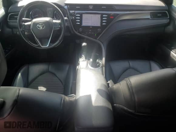 2020 Toyota Camry SE with VIN 4T1G11AK5LU873673, listed as a Copart auction lot 82445535 with 86,477 mi miles and Salvage title. Bid and sale history available at DreamBid. Image 8.