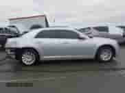 2012 Chrysler 300 с VIN 2C3CCAAG5CH117132, выставлен на аукционе IAAI как лот 43317854 с пробегом 246 234 миль миль и . История ставок и продаж доступна на DreamBid. Изображение 14.