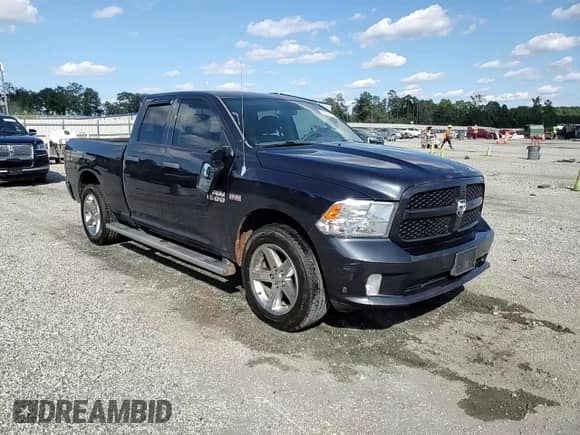 2013 Ram 1500 Express z VIN 1C6RR6FT8DS704644, wystawiony jako Copart lot #70924175 z przebiegiem 92 178 mil mil oraz Czysty tytuł • Clean title. Historia ofert i sprzedaży dostępna na DreamBid. Obrazek 13.
