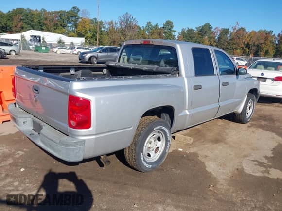 2006 Dodge Dakota ST with VIN 1D7HE28K86S620801, listed as a IAAI auction lot 43414180 with 212,326 mi miles and . Bid and sale history available at DreamBid. Image 4.