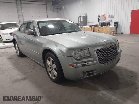 2005 Chrysler 300 300C AWD with VIN 2C3AK63H85H672348, listed as a IAAI auction lot 41998967 with 195,266 mi miles and . Bid and sale history available at DreamBid. Image 6.