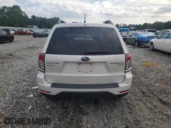 2011 Subaru Forester X z VIN JF2SHABC6BG780161, wystawiony jako Copart lot #65874135 z przebiegiem 208 717 mil mil oraz Szkoda całkowita • Salvage title. Historia ofert i sprzedaży dostępna na DreamBid. Obrazek 6.
