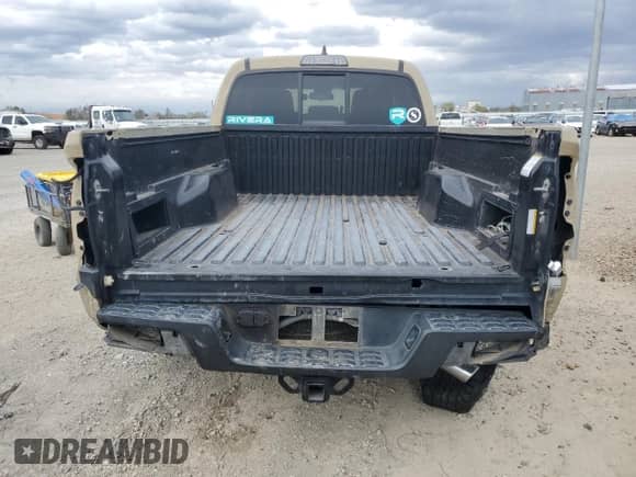 2017 Toyota Tacoma SR5 with VIN 3TMBZ5DN9HM012089, listed as a Copart auction lot 86295415 with 221,378 mi miles and Salvage title. Bid and sale history available at DreamBid. Image 6.