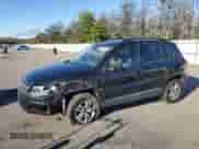 2017 Volkswagen Tiguan S с VIN WVGBV7AX0HK010926, выставлен на аукционе Copart как лот 82324955 с пробегом 126 280 миль миль и Списание • Salvage title. История ставок и продаж доступна на DreamBid. Изображение 1.