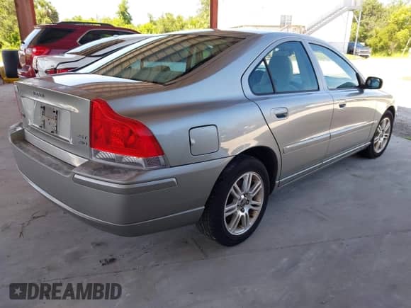 2006 Volvo S60 2.5L Turbo с VIN YV1RH592X62517864, выставлен на аукционе IAAI как лот 42586815 с пробегом 263 432 миль миль и . История ставок и продаж доступна на DreamBid. Изображение 4.