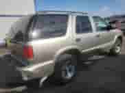 2000 Chevrolet Blazer LT with VIN 1GNCS13W0Y2194761, listed as a Copart auction lot 70916685 with 147,868 mi miles and Salvage title. Bid and sale history available at DreamBid. Image 3.