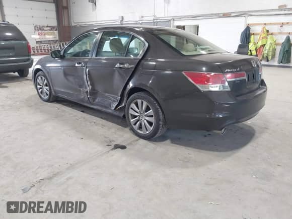 2011 Honda Accord EX z VIN 1HGCP3F74BA002167, wystawiony jako IAAI lot #41792966 z przebiegiem 72 635 mil mil oraz . Historia ofert i sprzedaży dostępna na DreamBid. Obrazek 3.