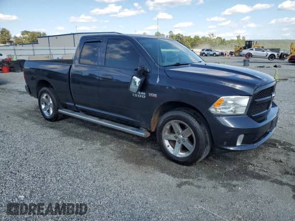2013 Ram 1500 Express z VIN 1C6RR6FT8DS704644, wystawiony jako Copart lot #70924175 z przebiegiem 92 178 mil mil oraz Czysty tytuł • Clean title. Historia ofert i sprzedaży dostępna na DreamBid. Obrazek 4.