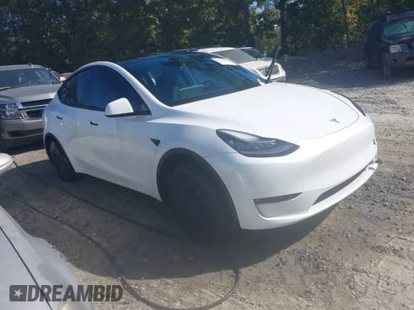 2022 Tesla Model Y Long Range z VIN 7SAYGDEE5NF321358, wystawiony jako IAAI lot #43439727 z przebiegiem 24 003 mil mil oraz . Historia ofert i sprzedaży dostępna na DreamBid. Obrazek 1.