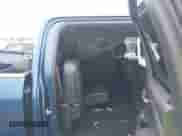 2018 GMC Sierra 1500 SLT z VIN 3GTP1NEC1JG227111, wystawiony jako IAAI lot #42477968 z przebiegiem 140 149 mil mil oraz . Historia ofert i sprzedaży dostępna na DreamBid. Obrazek 8.