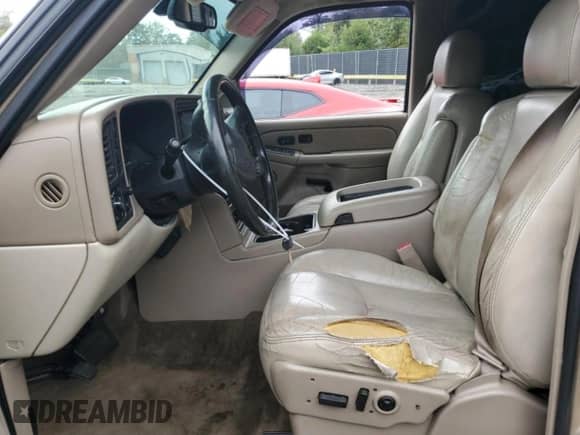 2005 Chevrolet Suburban LT with VIN 1GNFK16Z75J123805, listed as a Copart auction lot 84421555 with 352,491 mi miles and Salvage title. Bid and sale history available at DreamBid. Image 7.