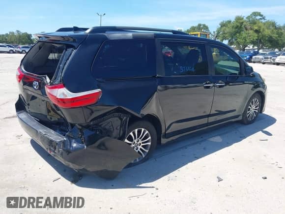 2019 Toyota Sienna XLE Auto Access Seat with VIN 5TDYZ3DCXKS004233, listed as a IAAI auction lot 42578704 with 121,118 mi miles and . Bid and sale history available at DreamBid. Image 4.