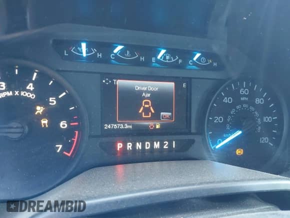 2016 Ford F-150 XLT z VIN 1FTEX1EP0GFD10234, wystawiony jako IAAI lot #43110791 z przebiegiem 247 573 mil mil oraz . Historia ofert i sprzedaży dostępna na DreamBid. Obrazek 7.