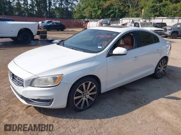 2014 Volvo S60 T6 with VIN YV1902FH3E2274346, listed as a IAAI auction lot 43229130 with 168,321 mi miles and . Bid and sale history available at DreamBid. Image 2.