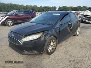 2015 Ford Focus SE z VIN 1FADP3K22FL252729, wystawiony jako Copart lot #85734185 z przebiegiem 154 763 mil mil oraz Szkoda całkowita • Salvage title. Historia ofert i sprzedaży dostępna na DreamBid. Obrazek 1.