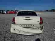 2009 Chrysler 300 Touring с VIN 2C3LA53V39H552426, выставлен на аукционе Copart как лот 80714625 с пробегом 150 980 миль миль и Списание • Salvage title. История ставок и продаж доступна на DreamBid. Изображение 6.