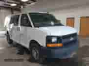 2016 Chevrolet Express Cargo z VIN 1GCWGAFF1G1174140, wystawiony jako IAAI lot #41860608 z przebiegiem 207 610 mil mil oraz . Historia ofert i sprzedaży dostępna na DreamBid. Obrazek 1.
