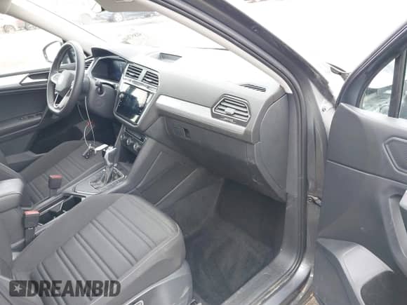 2024 Volkswagen Tiguan S с VIN 3VVRB7AX8RM111008, выставлен на аукционе IAAI как лот 41857646 с пробегом 23 099 миль миль и . История ставок и продаж доступна на DreamBid. Изображение 5.