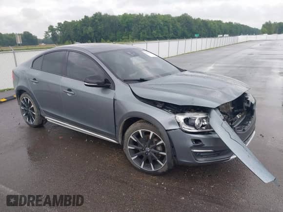 2016 Volvo S60 T5 Platinum с VIN YV4612UM4G2000529, выставлен на аукционе IAAI как лот 42299464 с пробегом 124 201 миль миль и . История ставок и продаж доступна на DreamBid. Изображение 1.