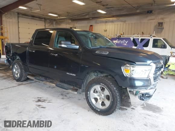 2019 Ram 1500 Big Horn z VIN 1C6RRFFGXKN751754, wystawiony jako IAAI lot #43044316 z przebiegiem 95 206 mil mil oraz . Historia ofert i sprzedaży dostępna na DreamBid. Obrazek 1.