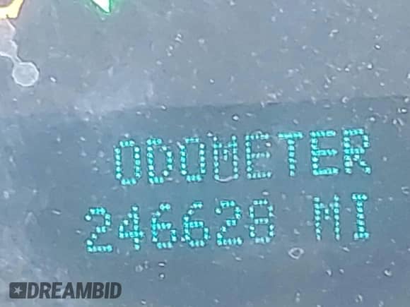 2012 Chevrolet Silverado 1500 LS z VIN 3GCPCREA5CG195542, wystawiony jako IAAI lot #42394304 z przebiegiem 246 628 mil mil oraz . Historia ofert i sprzedaży dostępna na DreamBid. Obrazek 16.