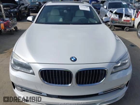 2015 BMW 7 Series 750Li с VIN WBAYE8C52FD785162, выставлен на аукционе IAAI как лот 42121389 с пробегом 88 783 миль миль и . История ставок и продаж доступна на DreamBid. Изображение 12.