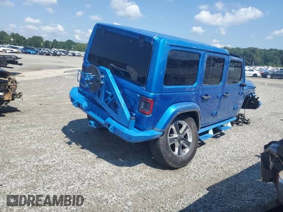 2022 Jeep Wrangler Unlimited Sahara with VIN 1C4HJXEM5NW242842, listed as a Copart auction lot 70505705 with 43,096 mi miles and Non repairable. Bid and sale history available at DreamBid. Image 3.