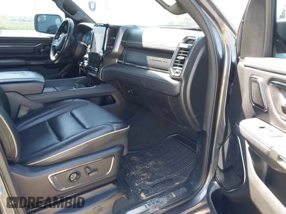 2022 Ram 1500 Limited z VIN 1C6SRFHT5NN332002, wystawiony jako IAAI lot #42230884 z przebiegiem 71 759 mil mil oraz . Historia ofert i sprzedaży dostępna na DreamBid. Obrazek 5.