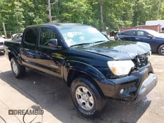 2013 Toyota Tacoma z VIN 3TMLU4EN2DM112962, wystawiony jako IAAI lot #42378725 z przebiegiem 160 866 mil mil oraz . Historia ofert i sprzedaży dostępna na DreamBid. Obrazek 1.